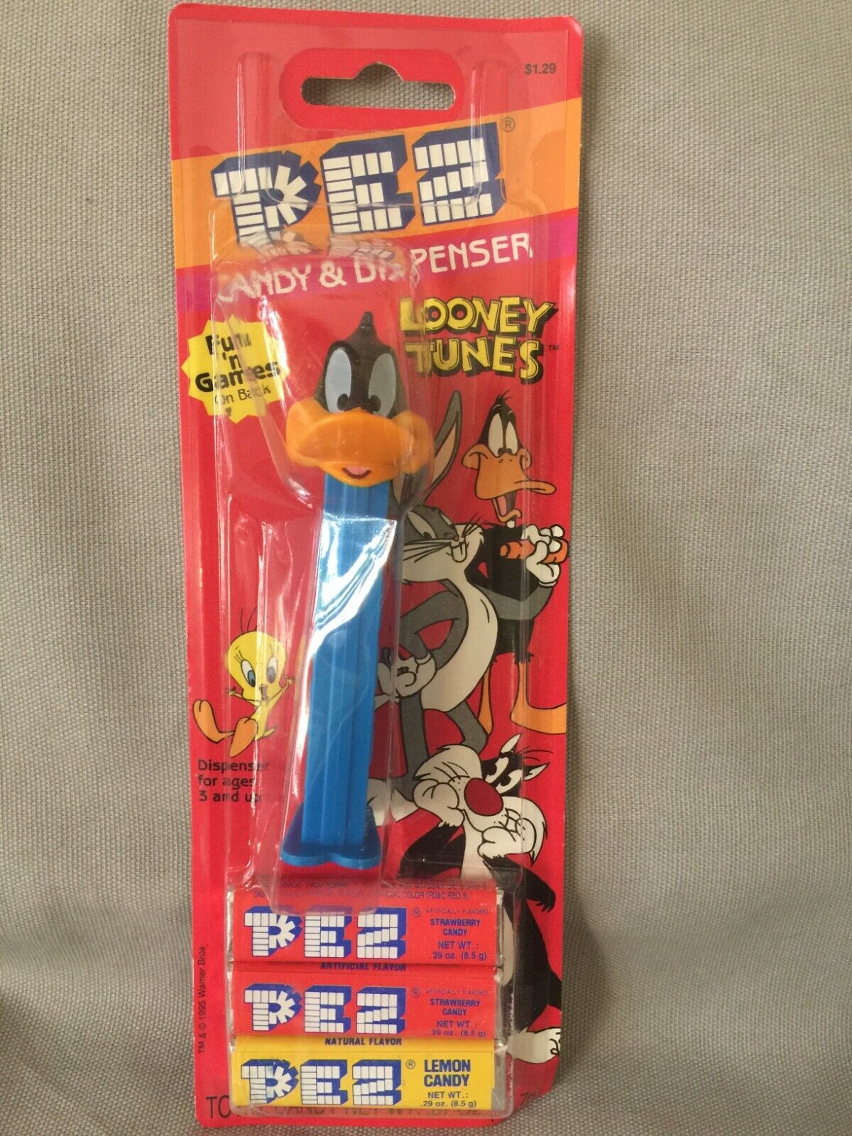 Pez Looney Tunes Daffy Duck Candy Dispenser Red Cardstock Looney Tunes Package
