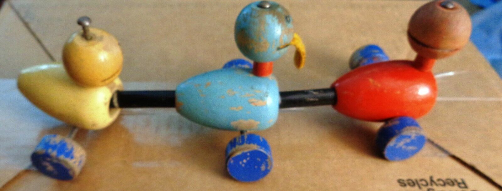 Vintage Child's Wooden Pull Toy - See Photos - Free Shipping
