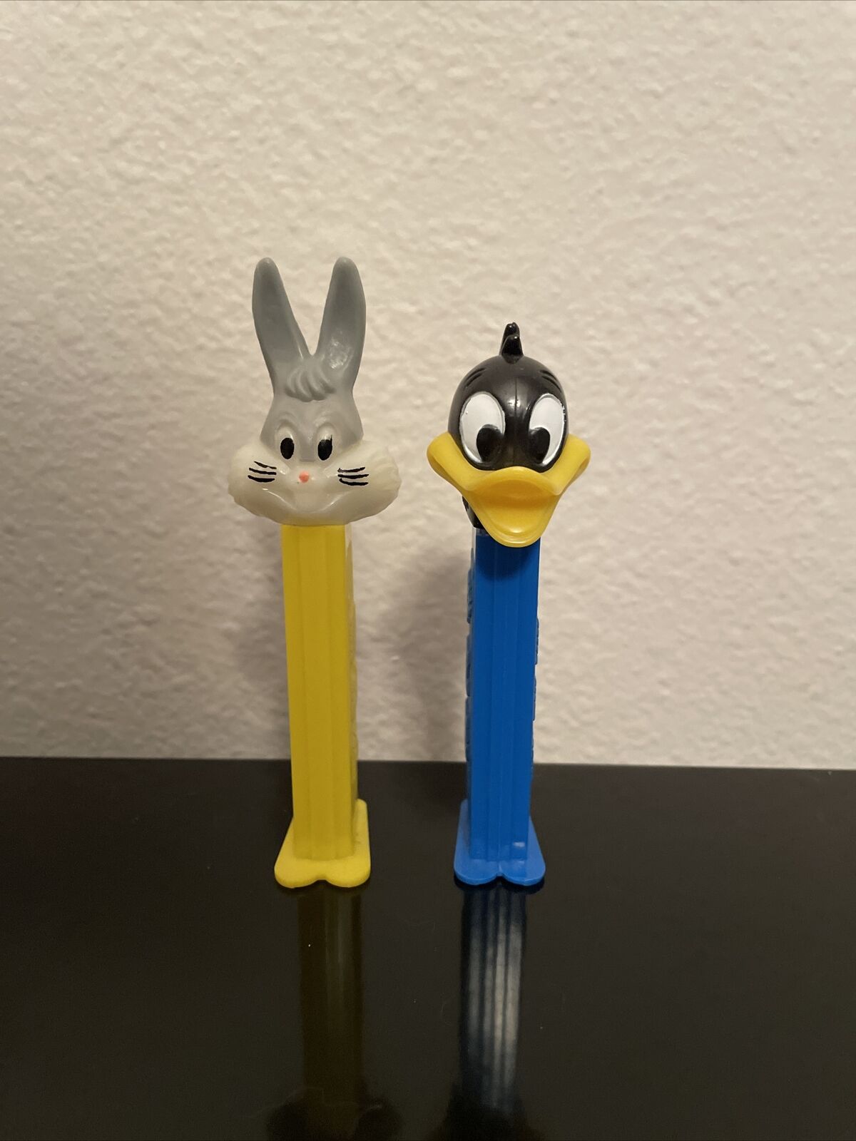 Vintage Looney Tunes Pez Dispensers With Feet Bugs Bunny, Daffy Duck 1970s