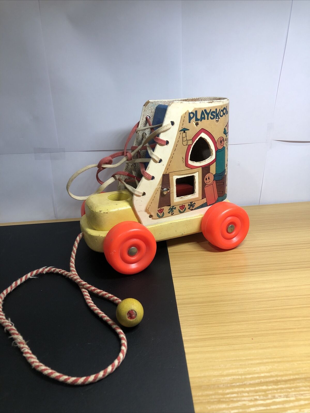 Vintage Playskool Pull Toy - “old Woman Who Lived In A Shoe” - Free Ship